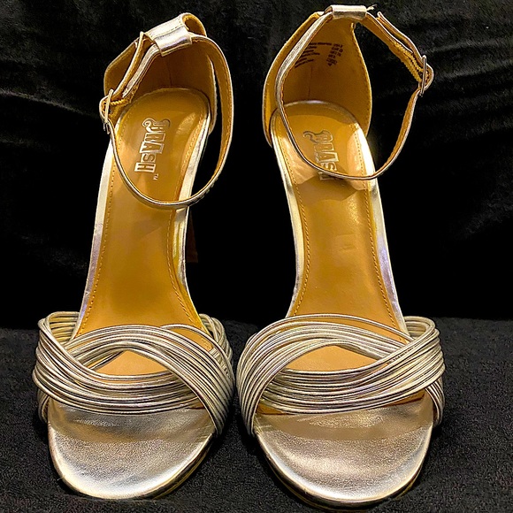 Special Occasion Elegant Silver Sandals - Picture 2 of 4